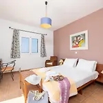 Thalia Sofia Villa Mousata